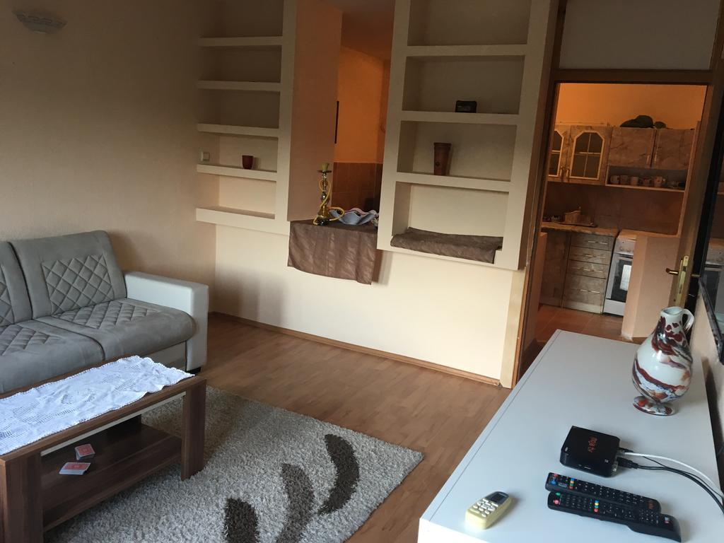 מוסטר Mell Apartments מראה חיצוני תמונה
