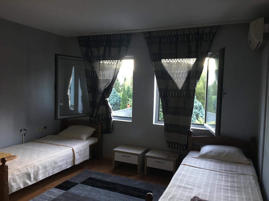מוסטר Mell Apartments מראה חיצוני תמונה