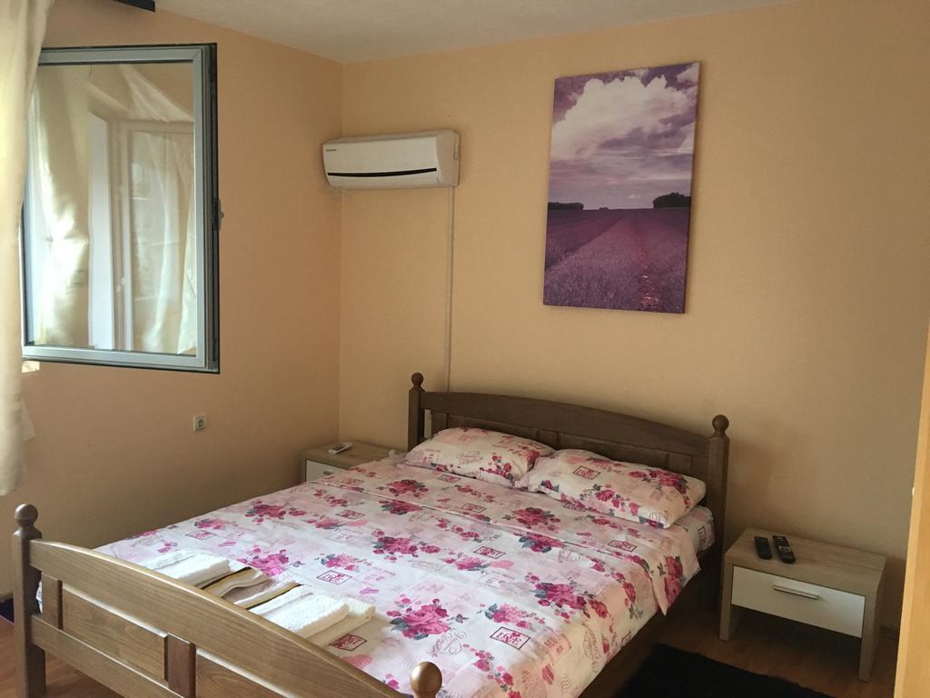 מוסטר Mell Apartments מראה חיצוני תמונה