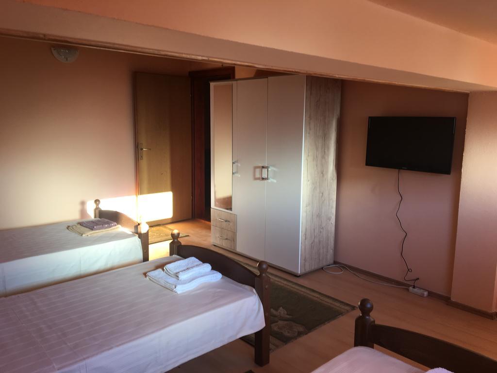 מוסטר Mell Apartments מראה חיצוני תמונה