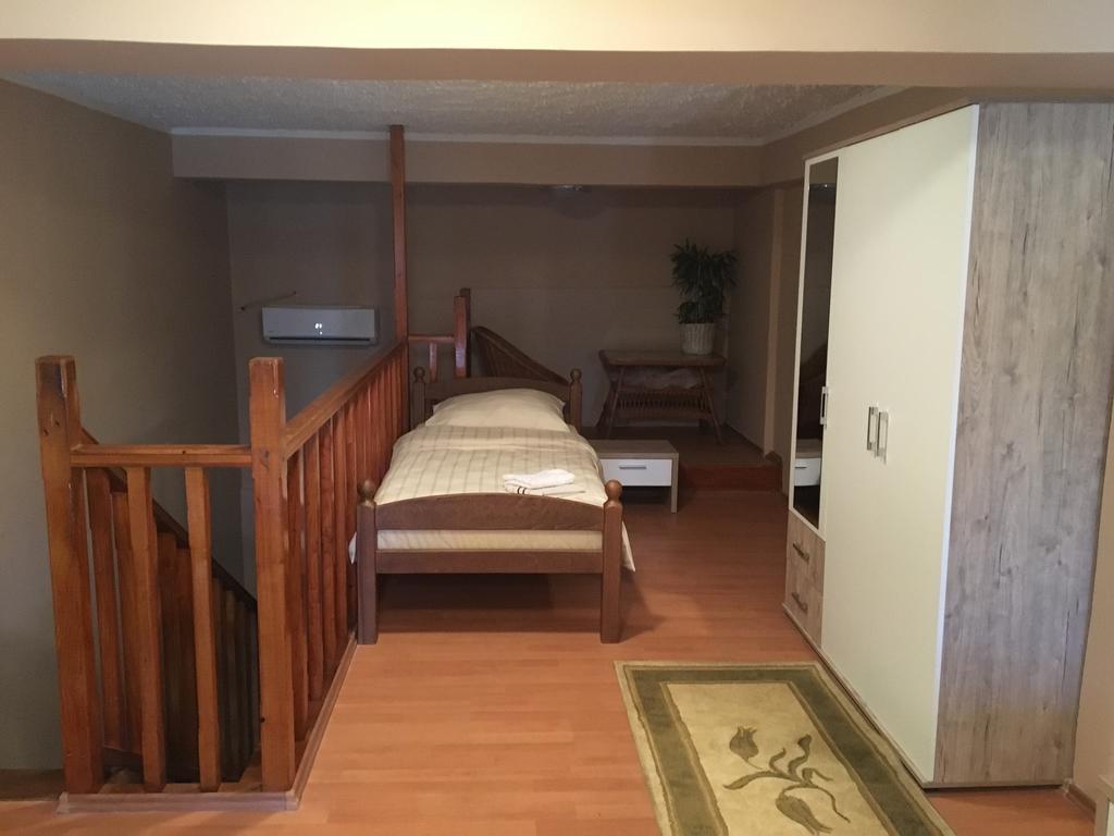 מוסטר Mell Apartments מראה חיצוני תמונה