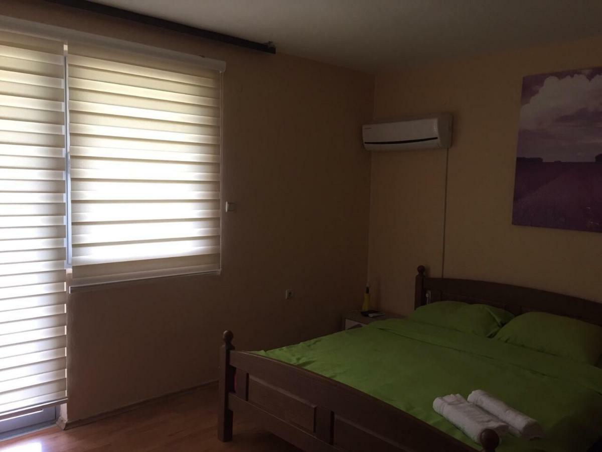 מוסטר Mell Apartments מראה חיצוני תמונה