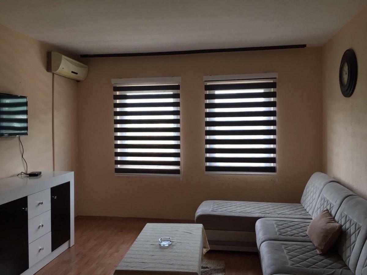 מוסטר Mell Apartments מראה חיצוני תמונה